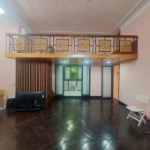 Cho thuê căn tập thể phố Chùa Bộc,100m2, 3pn, đủ nội thất, giá 12tr/tháng