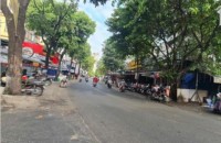 Bán nhà Hoàng Diệu, Quận 4, nhích 4 tỷ, sử dụng 72 m2, ngang 4.2 m,